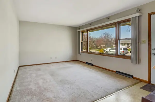 3032 W 98th Place, Highland, IN 46322
