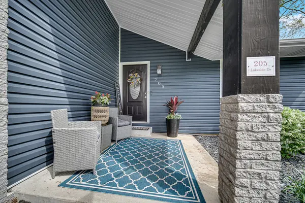 205 Lakeside DR, Valparaiso, IN 46383