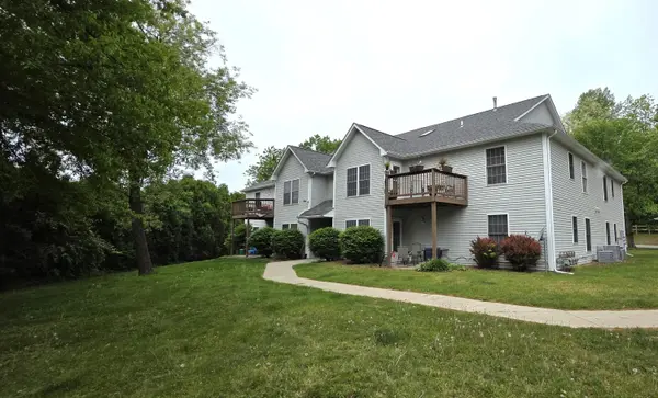 120 Pine DR #D, Porter, IN 46304