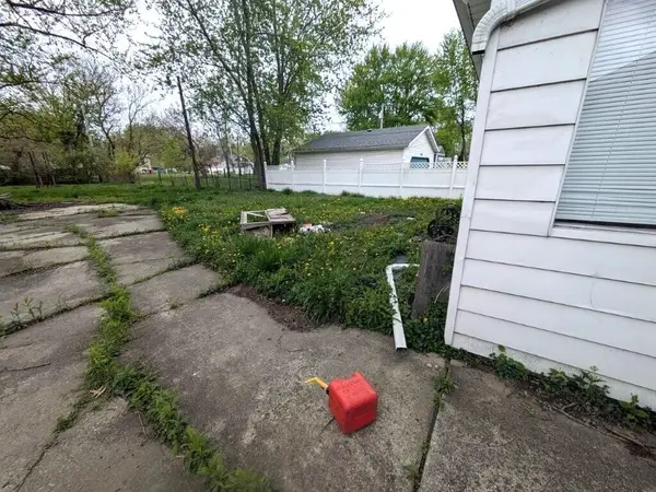 2432 Huntington ST, Lake Station, IN 46405