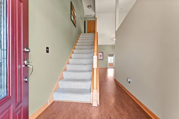 331 Pepper Creek DR, Valparaiso, IN 46385