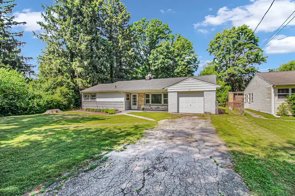 20 Fraser LN, Hobart, IN 46342