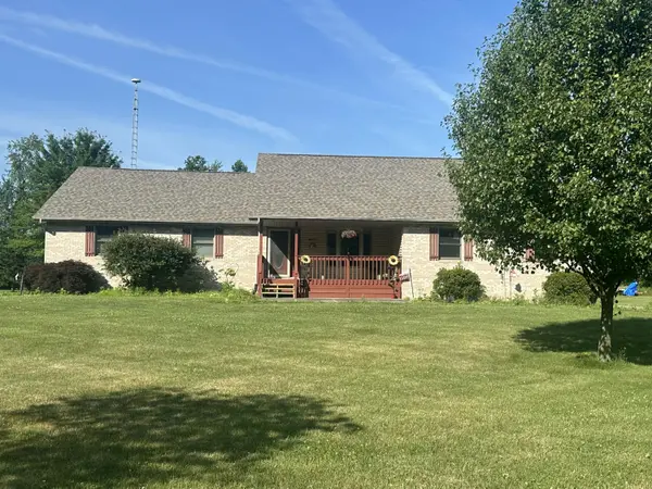 1107 W Daumer RD, Kouts, IN 46347