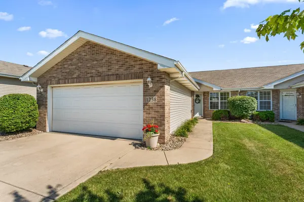 1238 W 84th PL, Merrillville, IN 46410