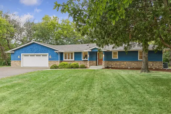 12516 Dominick CIR, Minnetonka, MN 55343