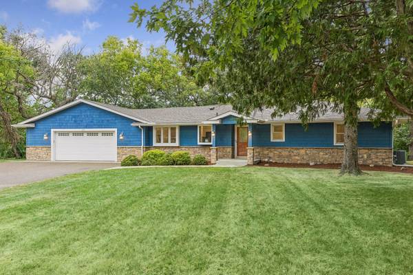 12516 Dominick CIR, Minnetonka, MN 55343
