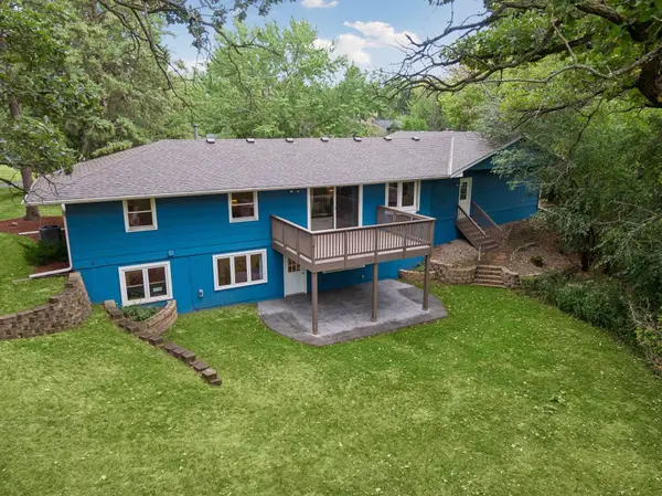 12516 Dominick CIR, Minnetonka, MN 55343