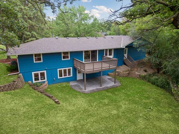 12516 Dominick CIR, Minnetonka, MN 55343