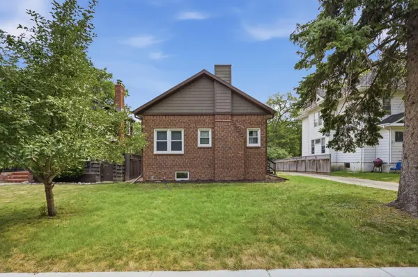 618 6th ST S, Moorhead, MN 56560