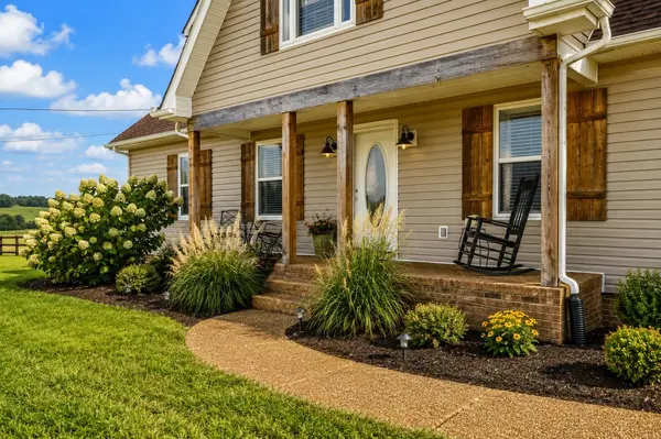 1883 Sawgrass Ln, Chapel Hill, TN 37034
