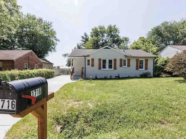 1716 Hillview Dr, Columbia, TN 38401
