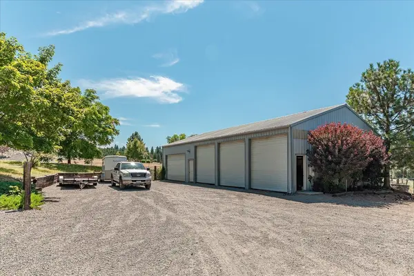 4002 S Long Ln, Greenacres, WA 99016