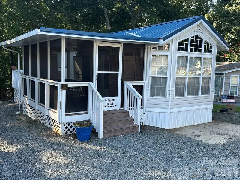114 Walnut CIR, New London, NC 28127