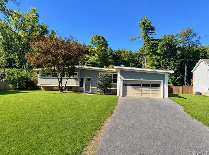 16 Exeter RD, Poughkeepsie, NY 12603