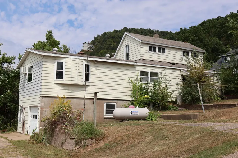 100 N 2nd ST, Alma, WI 54610