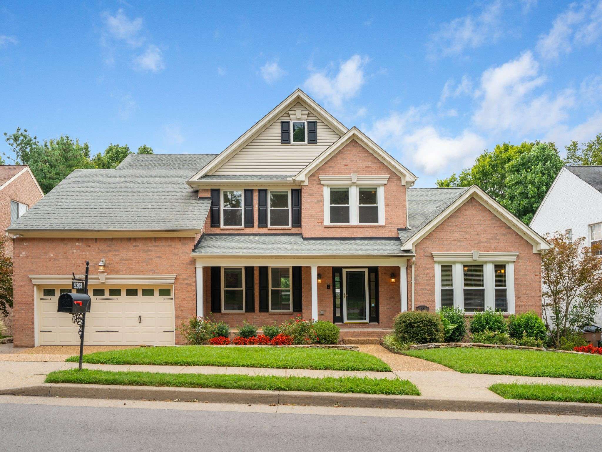 5208 Cochran Dr, Nashville, TN 37220