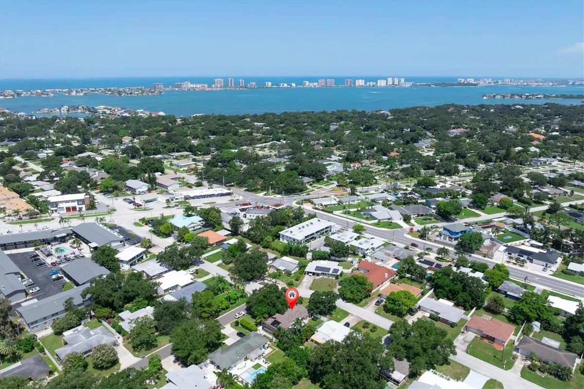 1901 MARLIN DR, Belleair Bluffs, FL 33770