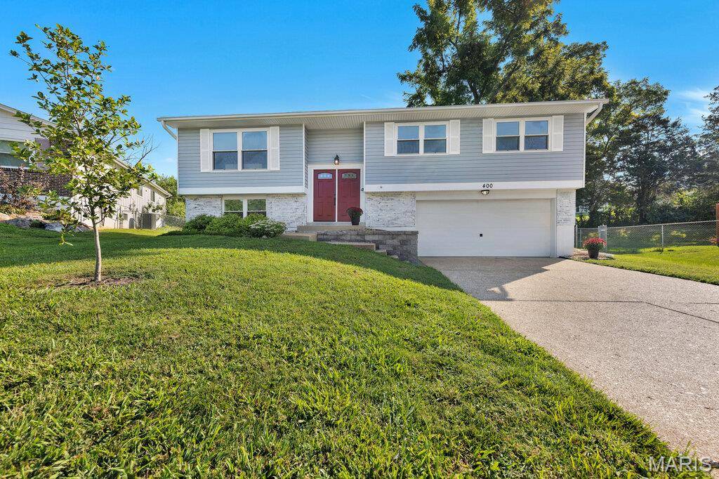 400 Coventry LN, Manchester, MO 63021