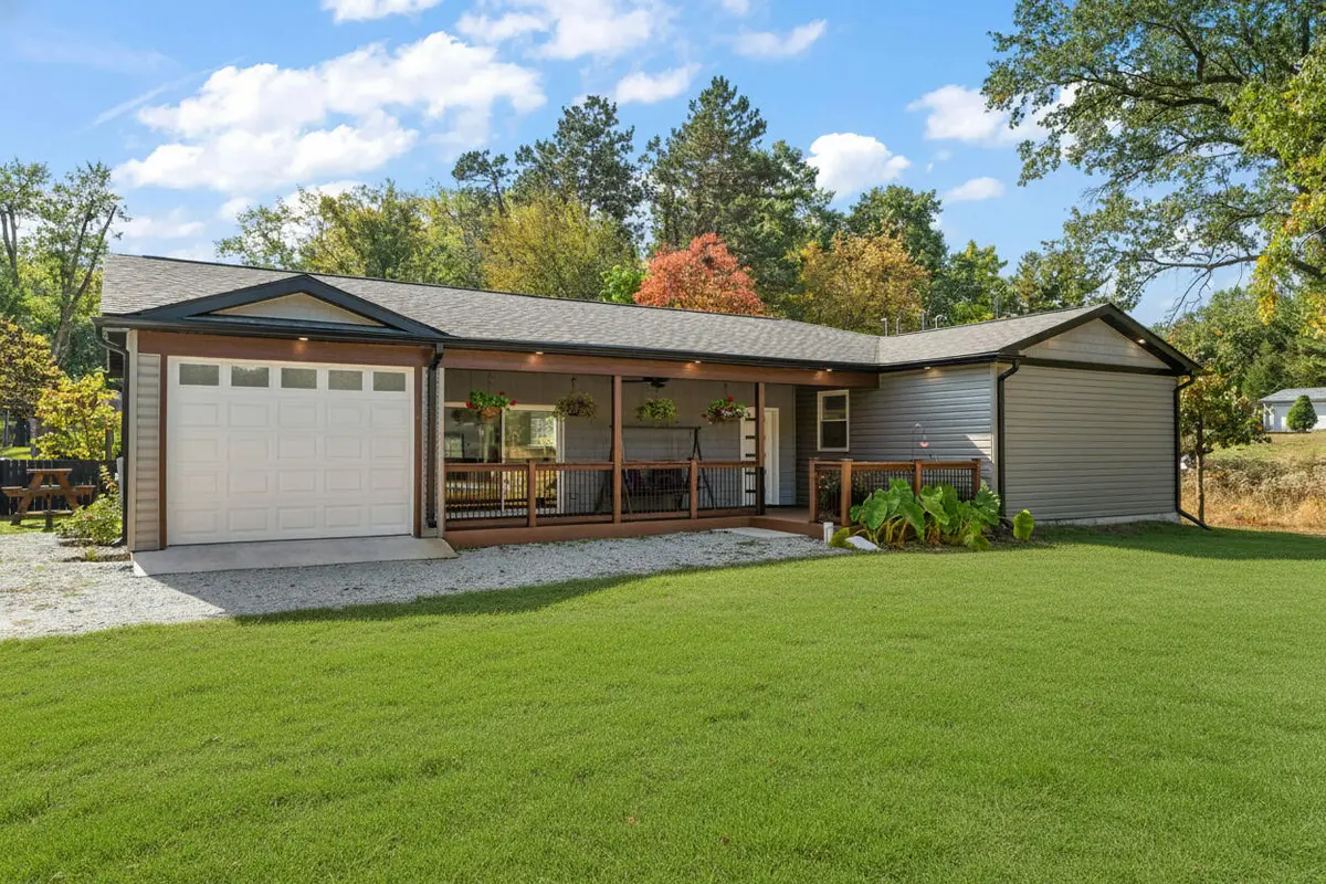 3767 S East Drive, Knox, IN 46534