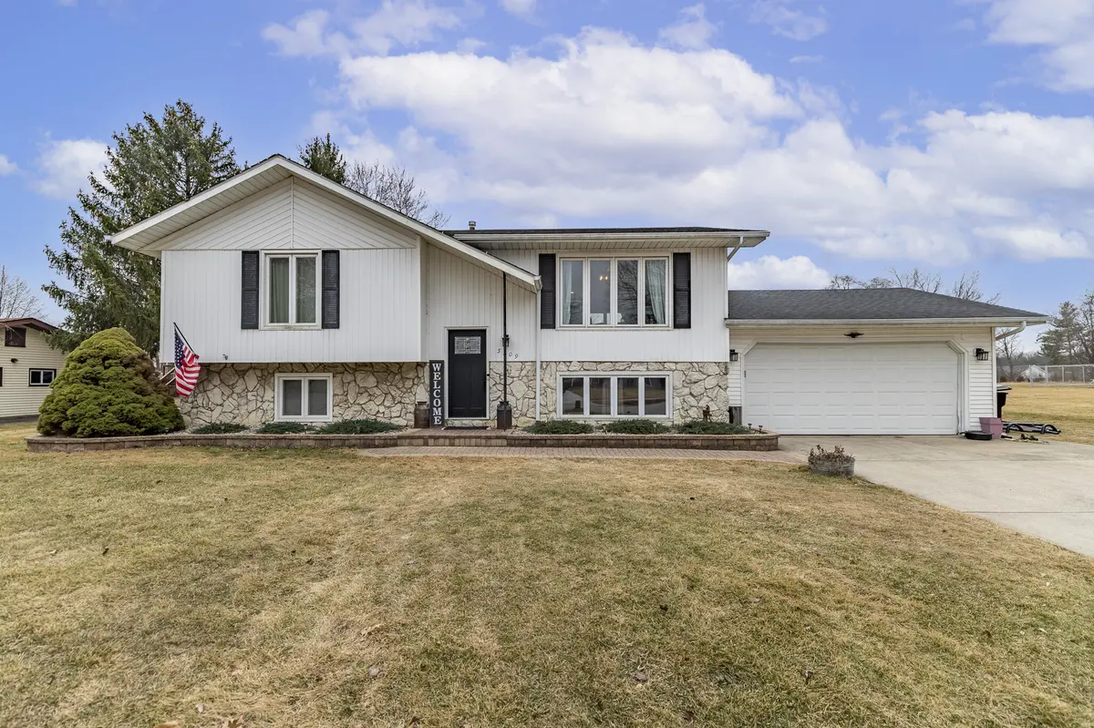 5309 W 153rd Place, Lowell, IN 46356