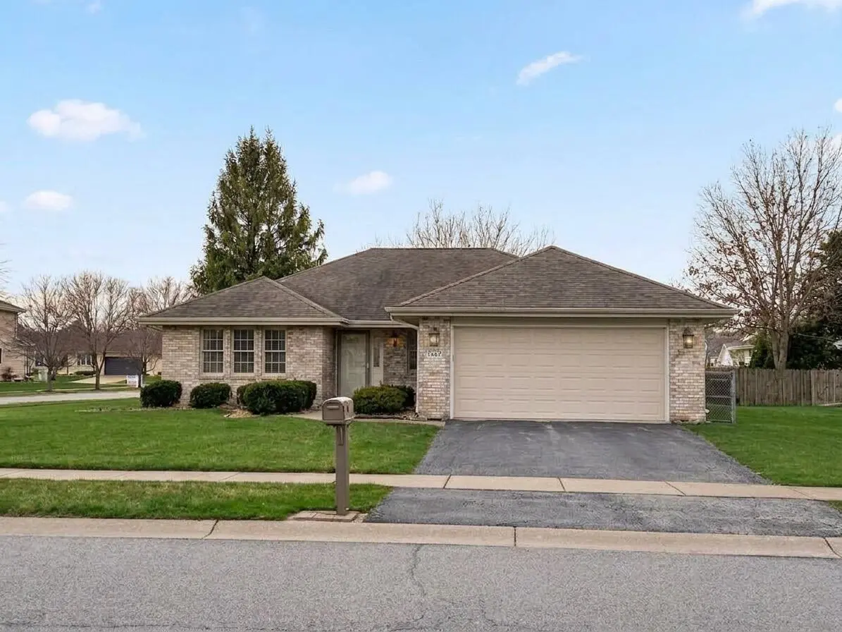 2962 Liberty DR, Crown Point, IN 46307
