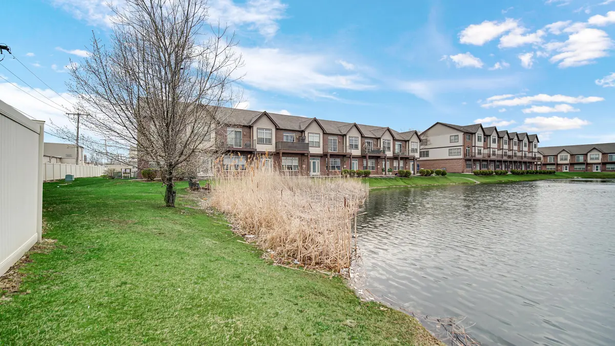938 Fountain Place, Schererville, IN 46375