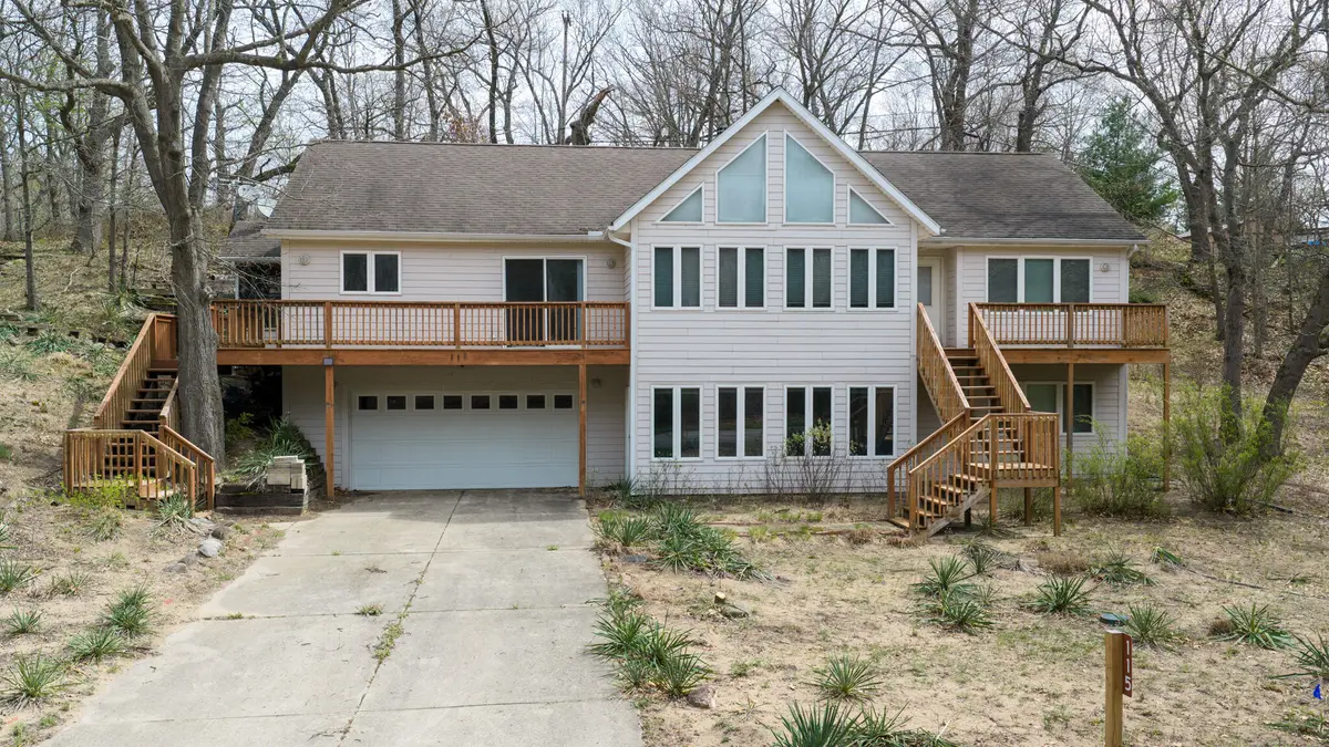 115 S Broadway, Beverly Shores, IN 46301