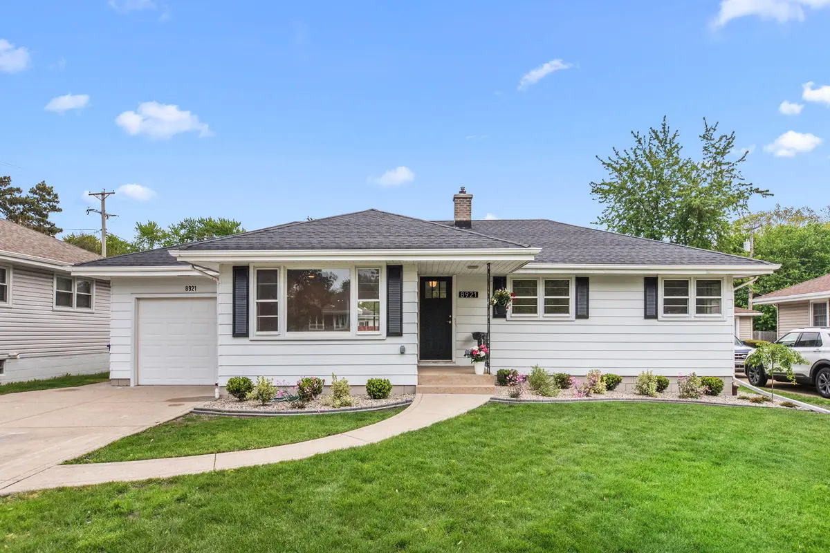 8921 Parrish Avenue, Highland, IN 46322