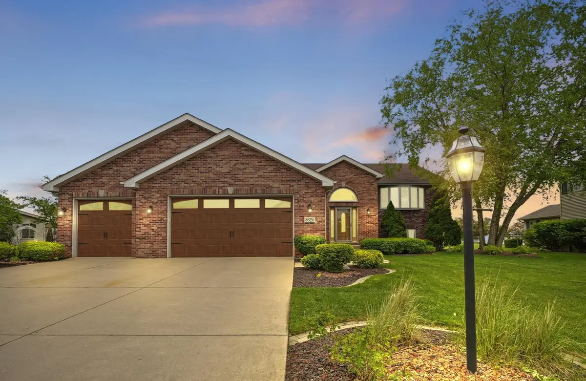 8620 W 92nd LN, St. John, IN 46373