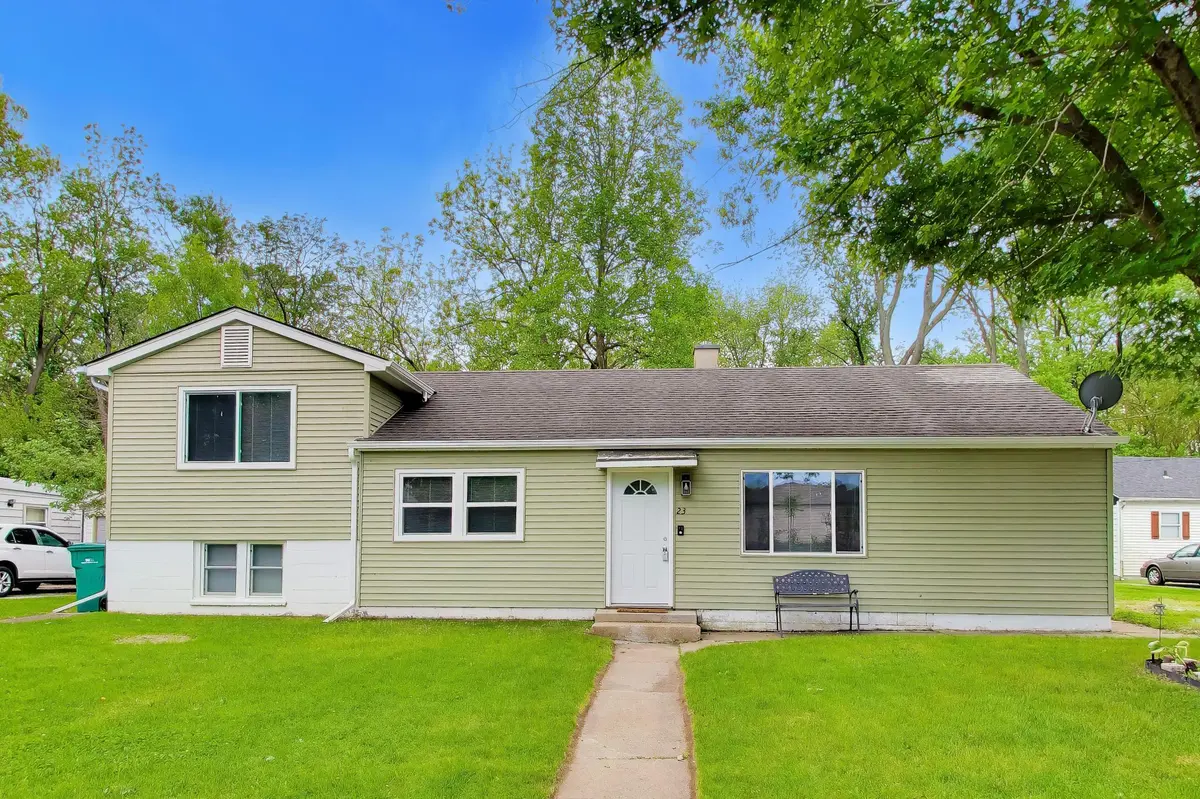 23 W 71st PL, Merrillville, IN 46410