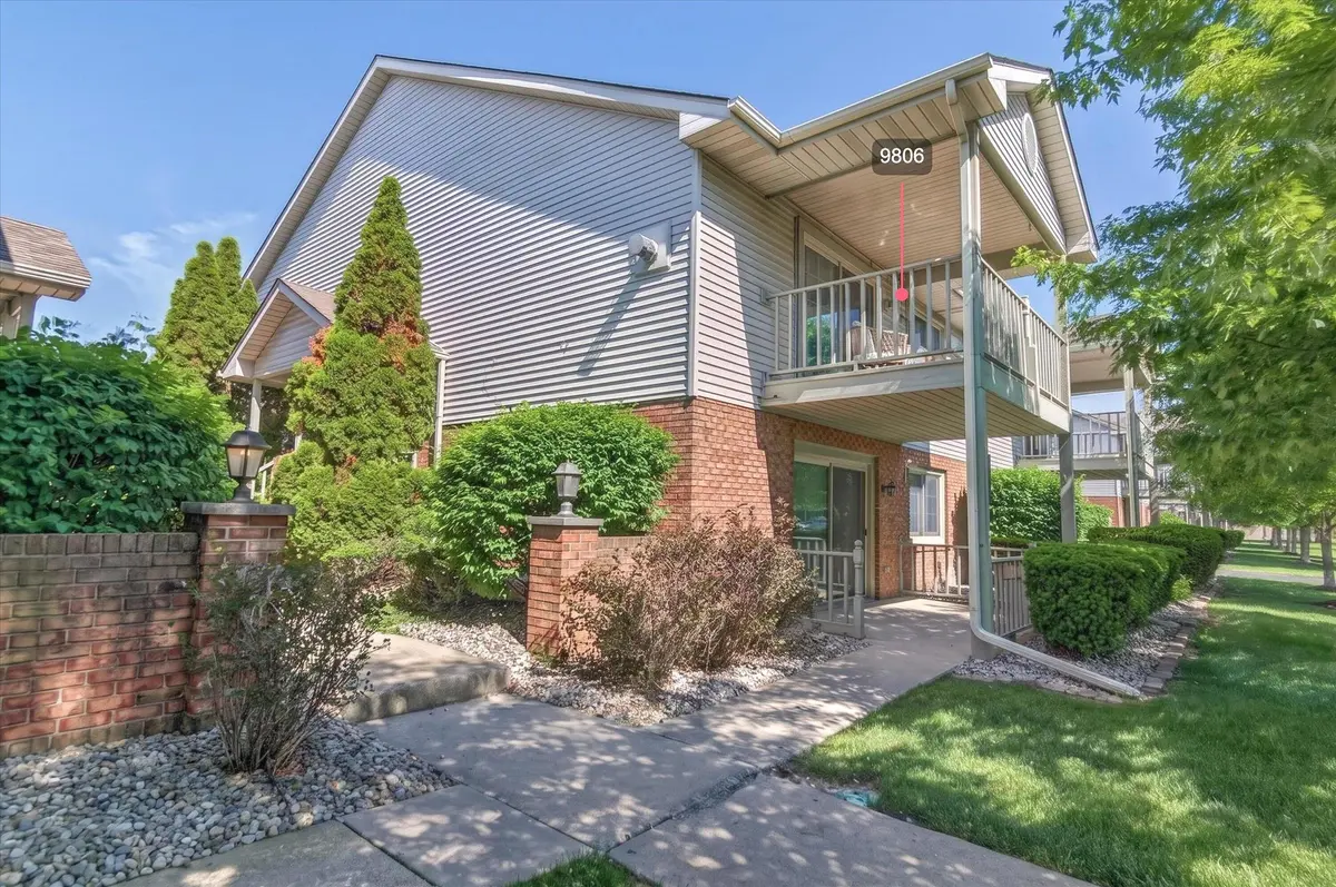 9806 Parkway Drive, Highland, IN 46322