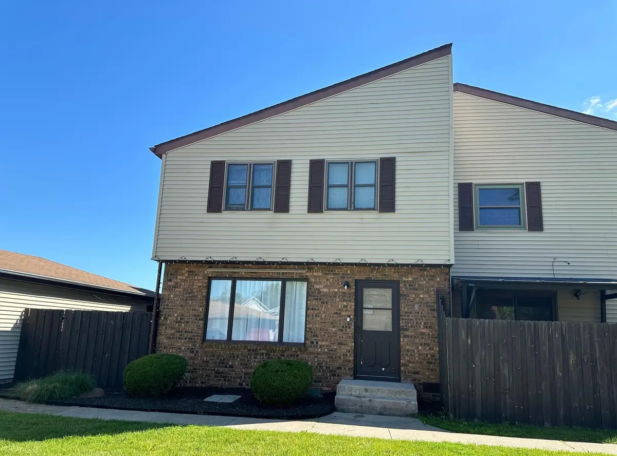 216 Plum Creek DR #3, Schererville, IN 46375