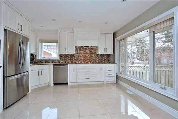 320 Horsham AVE, Toronto C07, ON M2R 1G8