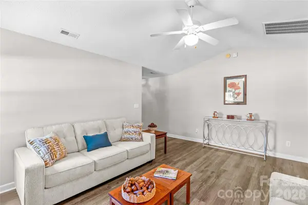 143 Ashwood LN, Mooresville, NC 28117