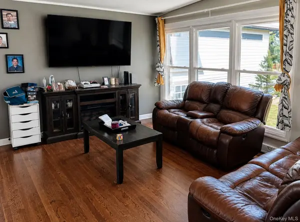 16 Exeter RD, Poughkeepsie, NY 12603