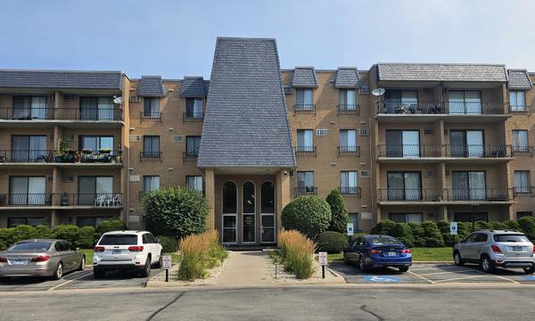 931 W Arquilla DR #431, Glenwood, IL 60425