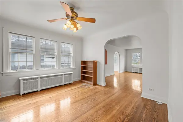 1767 Clifton AVE, Highland Park, IL 60035