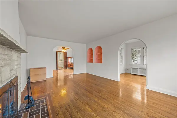 1767 Clifton AVE, Highland Park, IL 60035