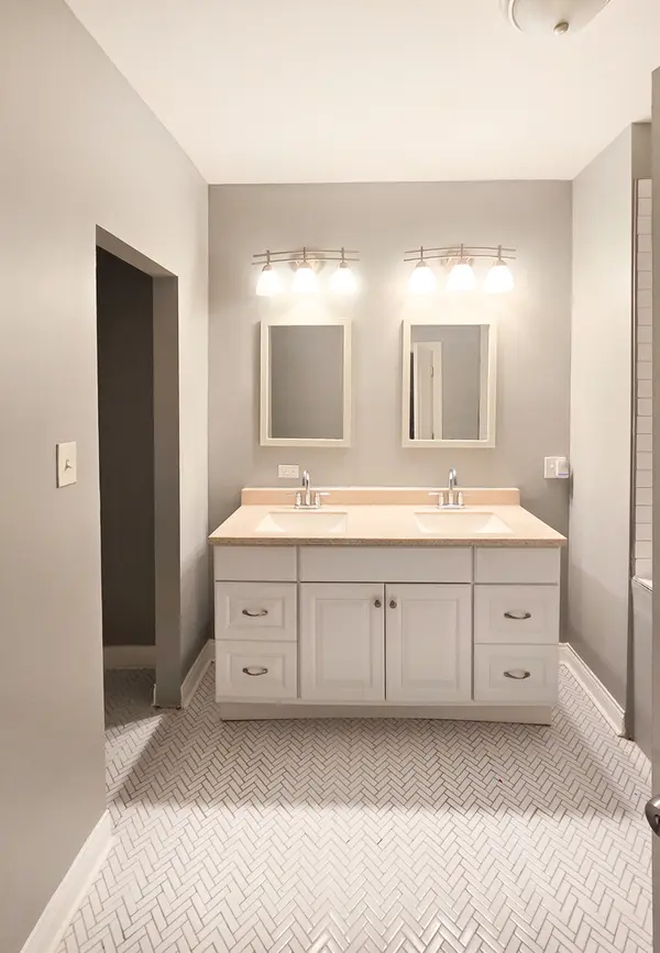 Address not disclosed, Chicago, IL 60649