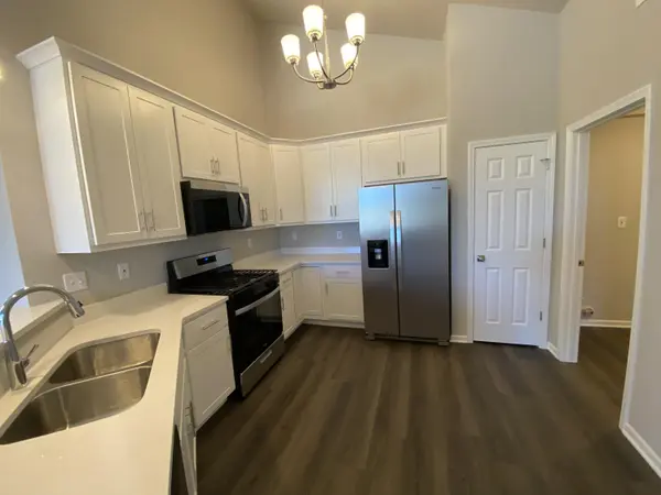 5436 Fountain CIR, Crown Point, IN 46307
