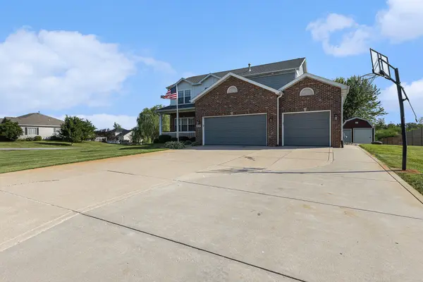 524 Scenic View AVE, Valparaiso, IN 46385