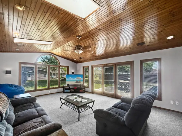 2431 Naples DR, Schererville, IN 46375
