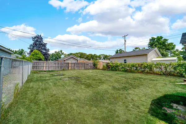12 Huber BLVD, New Chicago, IN 46342