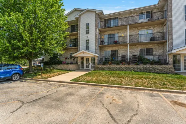 408 Sturdy RD #4a, Valparaiso, IN 46383