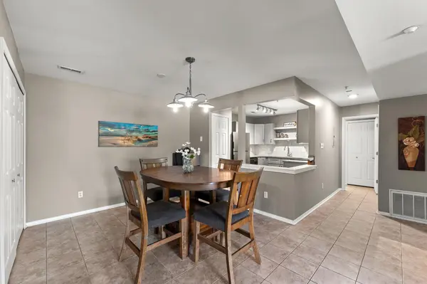408 Sturdy RD #4a, Valparaiso, IN 46383