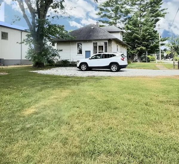 601 S Maple ST, Kouts, IN 46347