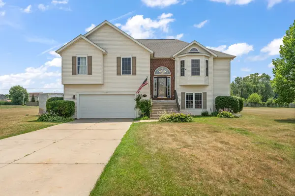 240 Southwind DR, Valparaiso, IN 46385