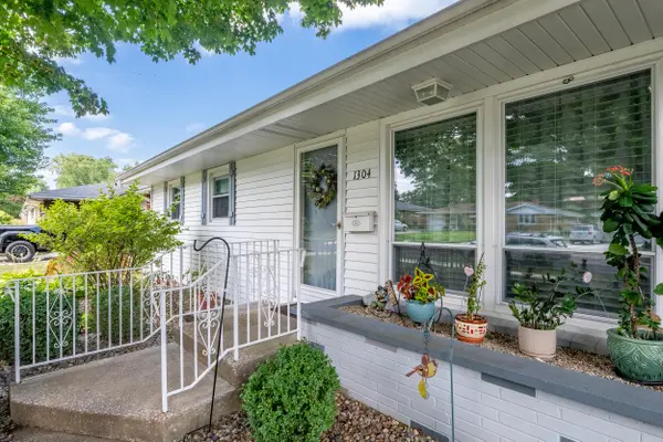 1304 Lafayette Street, Valparaiso, IN 46383