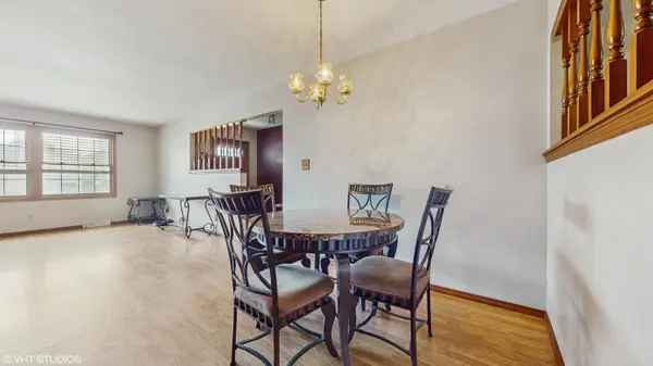 302 Minter DR, Griffith, IN 46319