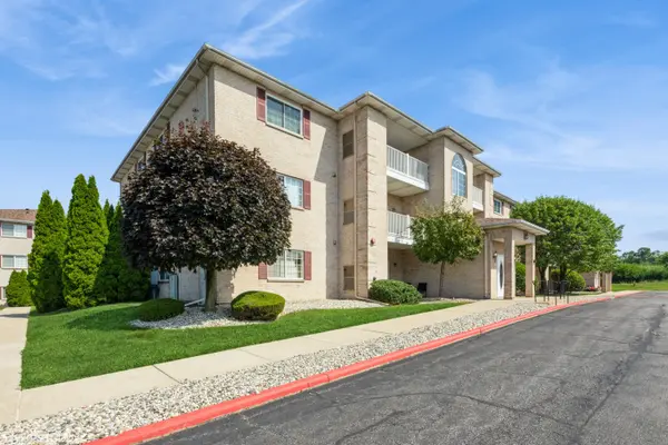 2035 W 75th PL #33, Merrillville, IN 46410
